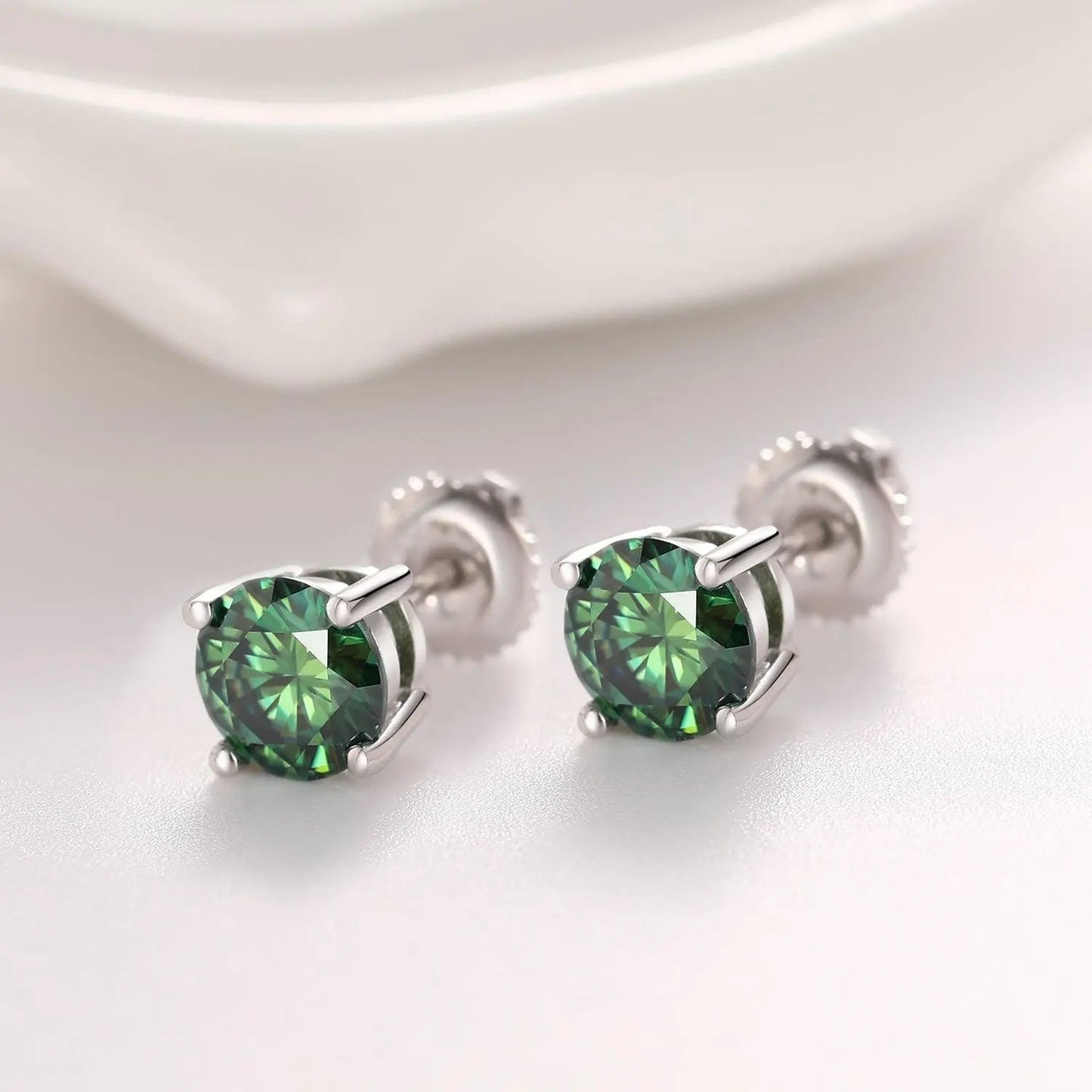 GREEN VVS ROUND 1CT EARRINGS - White Gold Vermeil - Cartice™LuxuryJewelryGoldSilverWatchBraceletNecklaceChainIced-outCubanMoissaniteTarnish-freeStainlessDurablePremiumShinePlatedStatementDiamondAffordable