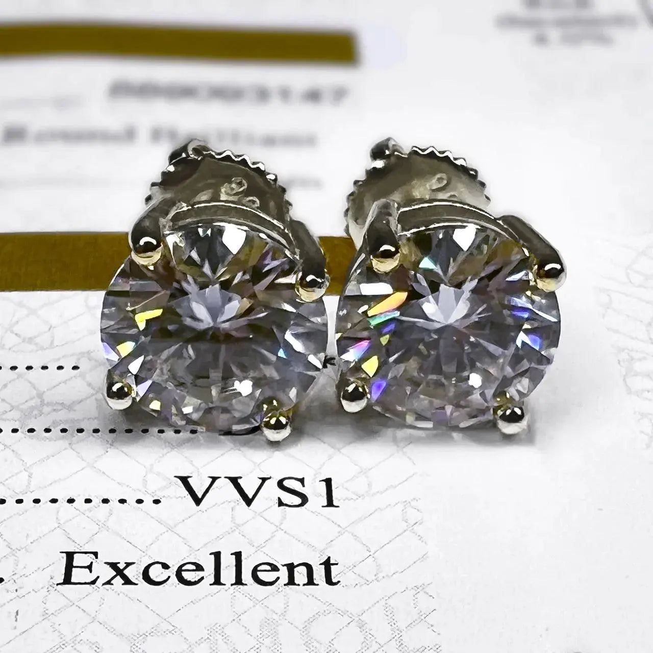 VVS ROUND STUD EARRINGS 5MM - White Gold Vermeil - Cartice™LuxuryJewelryGoldSilverWatchBraceletNecklaceChainIced-outCubanMoissaniteTarnish-freeStainlessDurablePremiumShinePlatedStatementDiamondAffordable