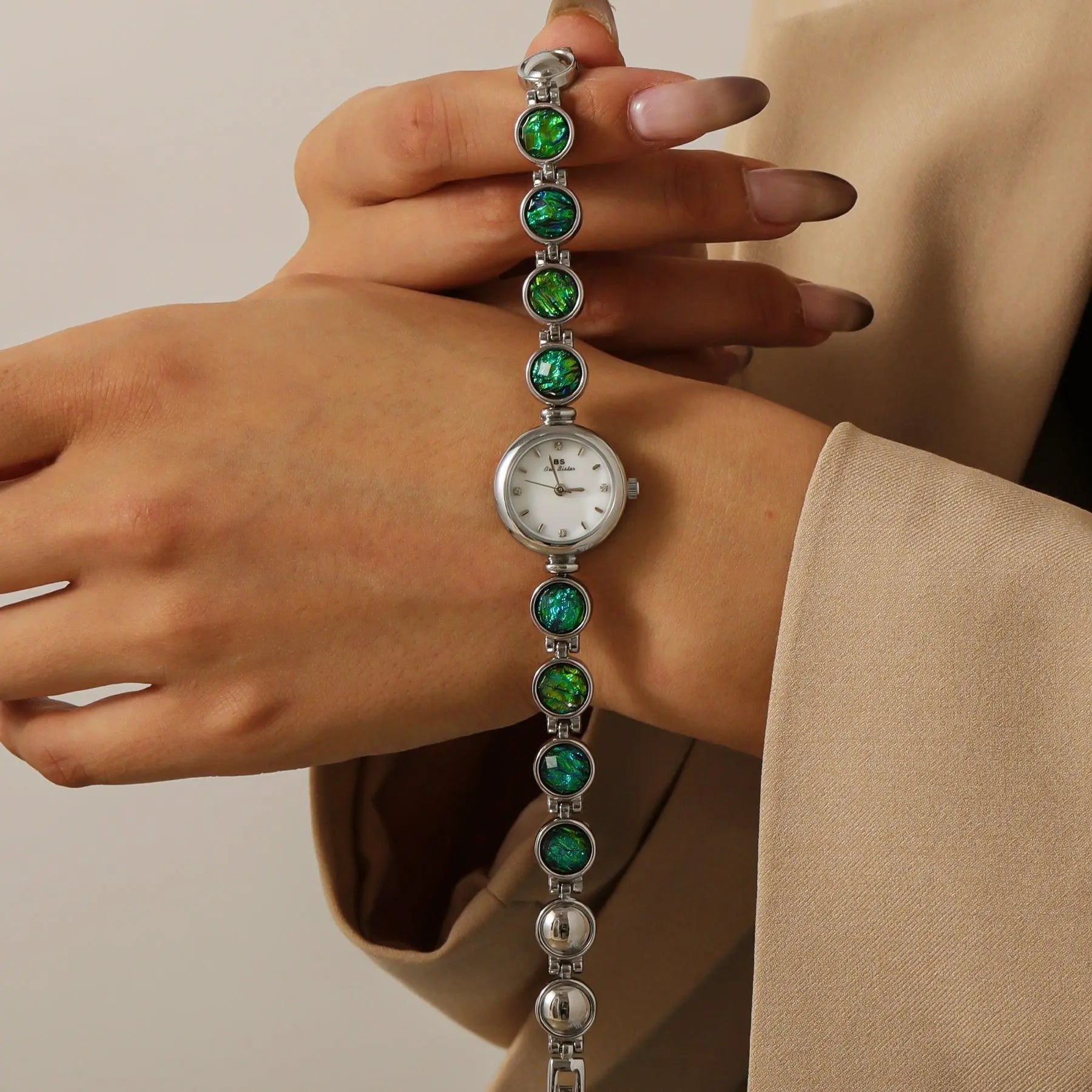Emira - Cartice™LuxuryJewelryGoldSilverWatchBraceletNecklaceChainIced-outCubanMoissaniteTarnish-freeStainlessDurablePremiumShinePlatedStatementDiamondAffordable