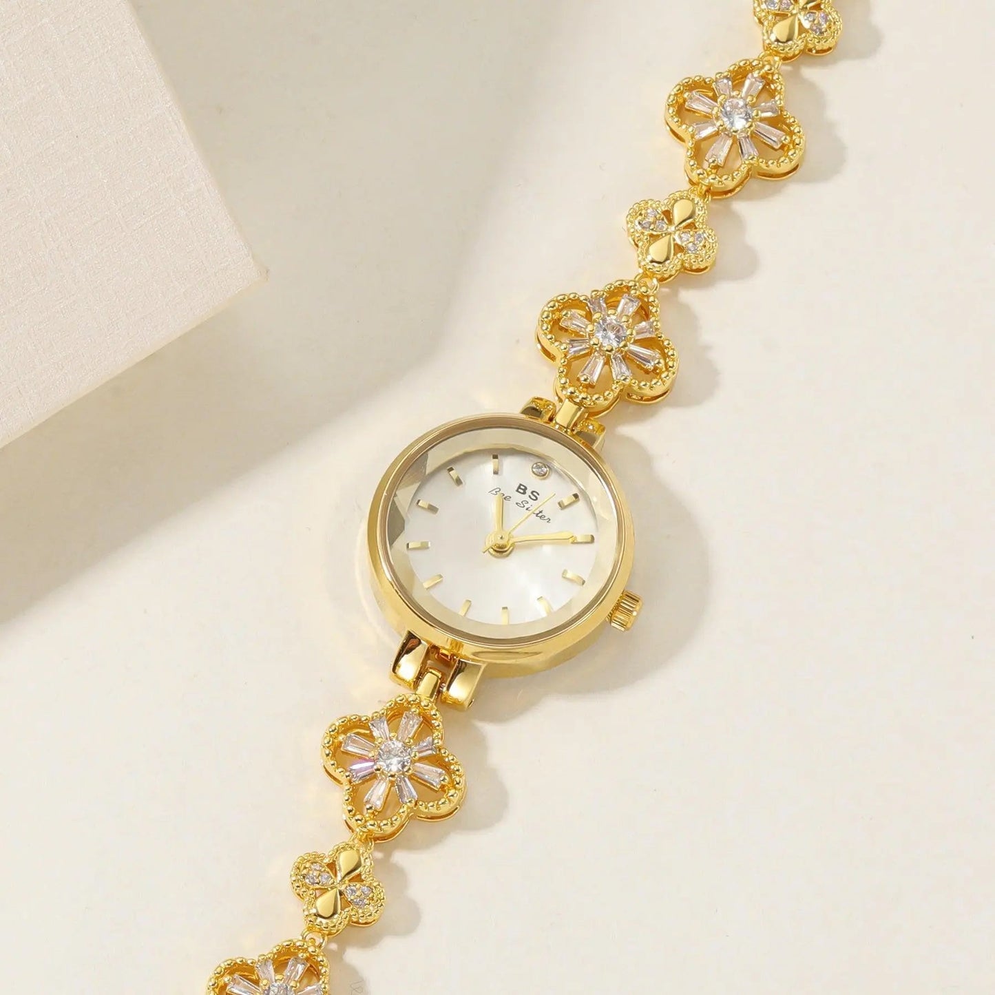 Clovana - Cartice™LuxuryJewelryGoldSilverWatchBraceletNecklaceChainIced-outCubanMoissaniteTarnish-freeStainlessDurablePremiumShinePlatedStatementDiamondAffordable